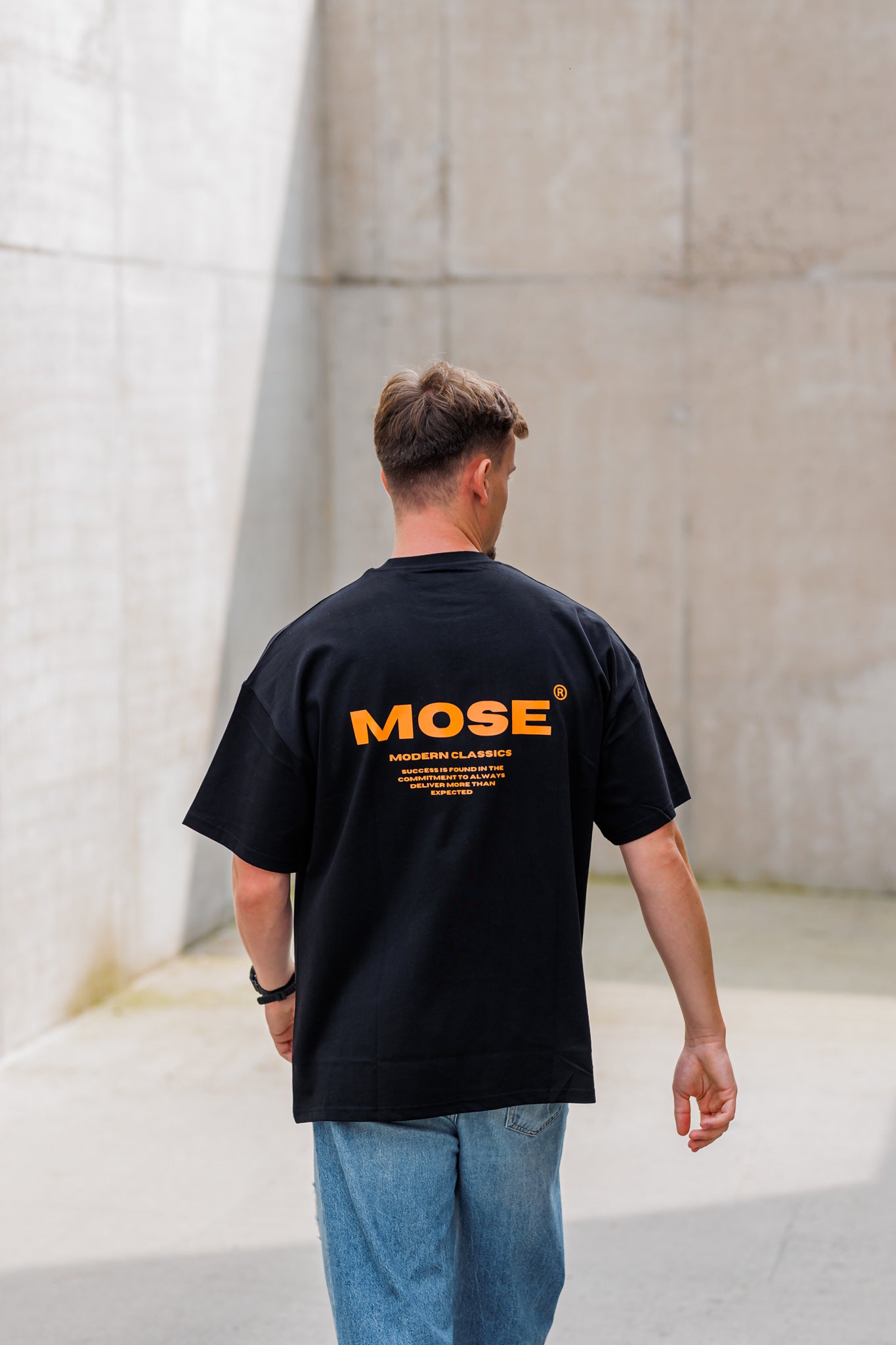 MOSE - MODERN CLASSICS OVERSIZED TEE