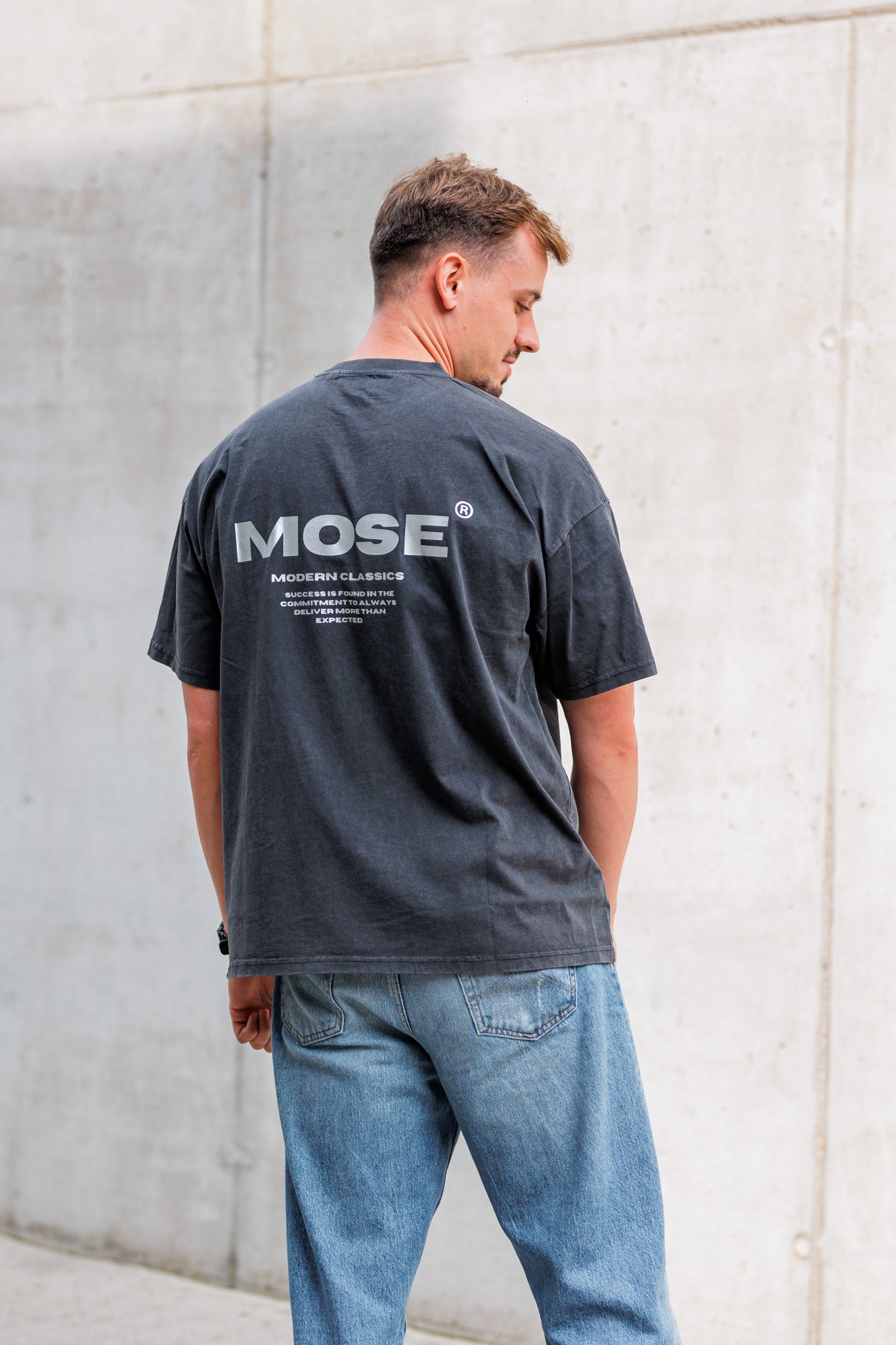 MOSE - MODERN CLASSICS OVERSIZED TEE
